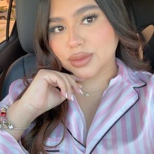 Meet your Posher, Victoria